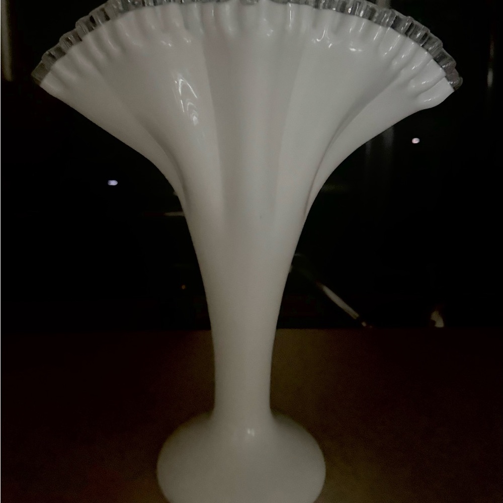 Vintage "Large" Fenton Silvercrest Petticoat Fan Vase 13" tall - Picture 7 of 13
